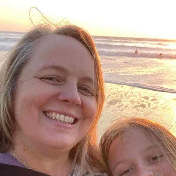 Meet your Posher, Jen - Picture 2 of 2